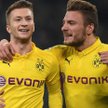 Marco Reus (z lewej) został w Dortmundzie, by uratować Borussię przed spadkiem. Obok Ciro Immobile