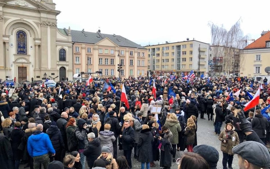 Marsz Tysiąca Tóg przeszedł ulicami Warszawy