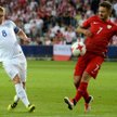 Karol Linetty (z prawej) i Anglik James Ward-Prowse. Polacy przegrali w Kielcach 0:3 i odpadli z tur