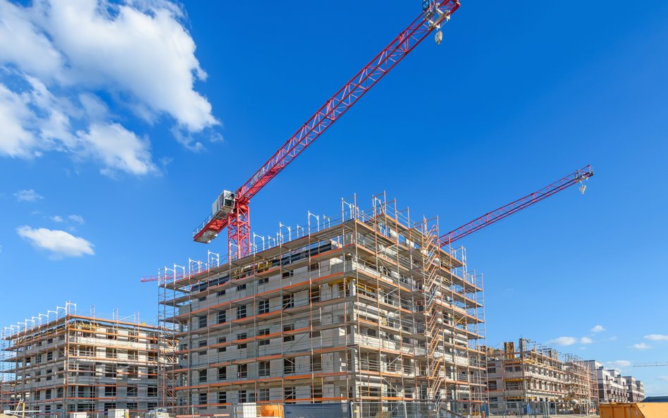 W IV kwartale 2025 r. szesnastu deweloperów z rynku kapitałowego sprzedało o 37 proc. mieszkań więce