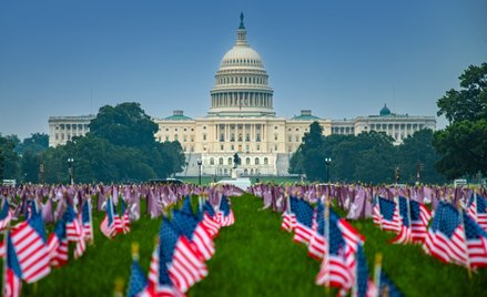 Kongresmeni coraz częściej decydują się na odejście jeszcze przed formalnymi konsekwencjami, takimi 