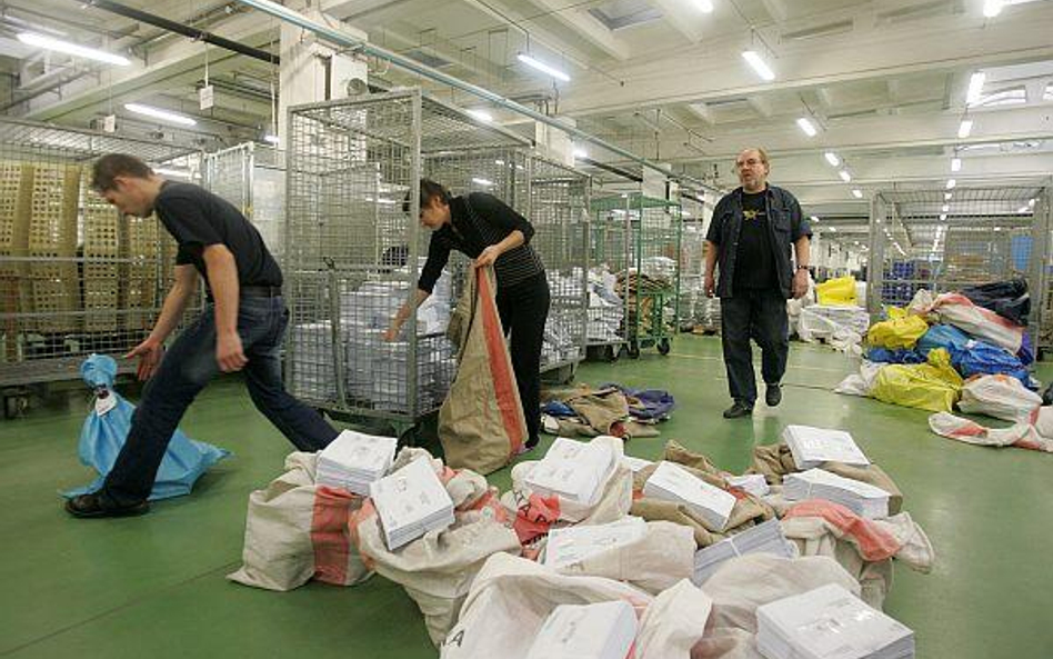 Konsumenci skarżą się na drogie paczki