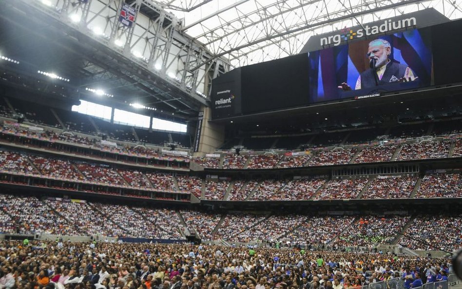 "Siemanko, Modi". Premier Indii witany w USA na stadionie