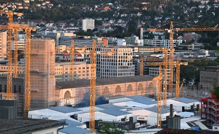 Plac budowy wartego miliardy euro projektu kolejowego Stuttgart 21 (zdjęcie z 2024 roku), który zakł