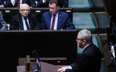 Trzy prawicowe, czyli PiS i obie Konfederacje mają 46,8 proc. poparcia.