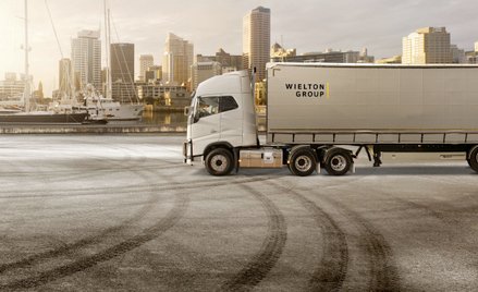 Tąpnięcie w wynikach Wieltonu. Akcje mocno w dół