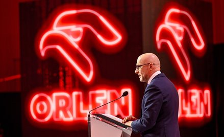 Prezes Orlenu Ireneusz Fąfara podczas konferencji w Warszawie