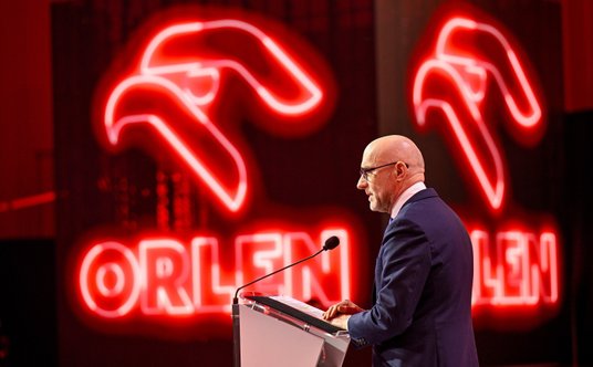 Prezes Orlenu Ireneusz Fąfara podczas konferencji w Warszawie. Orlen ogłosił strategię do 2035 r.