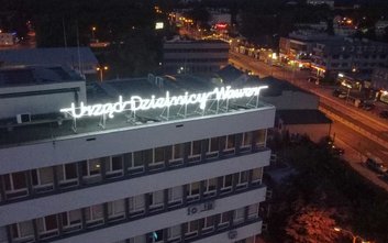 Wielu warszawiaków, pracujących w standardowych godzinach 8:00–16:00, nie jest w stanie dotrzeć do U