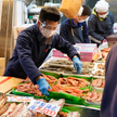Paszporty covidowe w sklepach? Plan rządu Japonii
