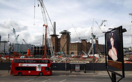 Battersea Power Station - budowa stacji metra