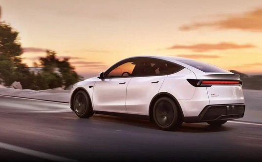 Nowa Tesla Model Y
