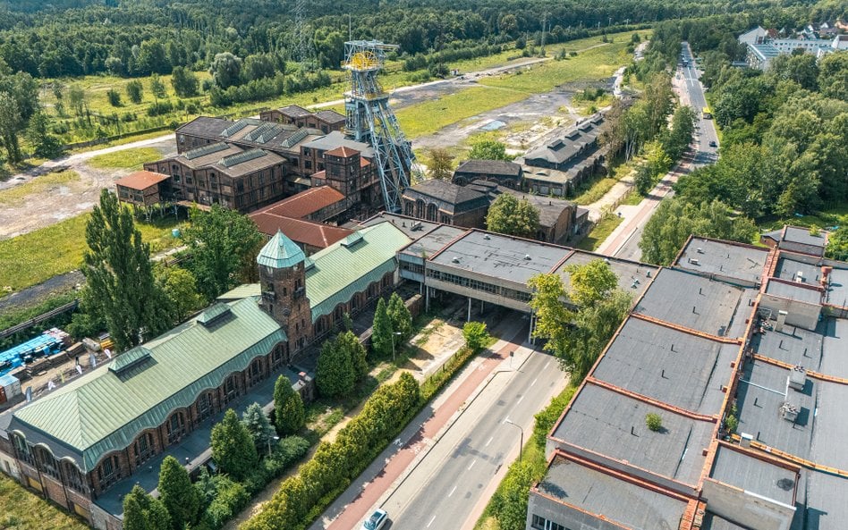 Pierwszy etap prac obejmie rewitalizację i adaptację historycznych zabudowań KWK „Wieczorek”, a dokł