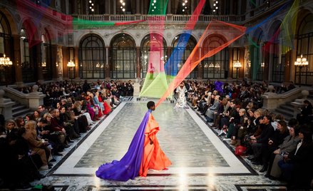 Pokaz marki Roksanda podczas London Fashion Week 2020. Fot: facebook.com/londonfashionweek