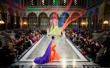 Pokaz marki Roksanda podczas London Fashion Week 2020. Fot: facebook.com/londonfashionweek