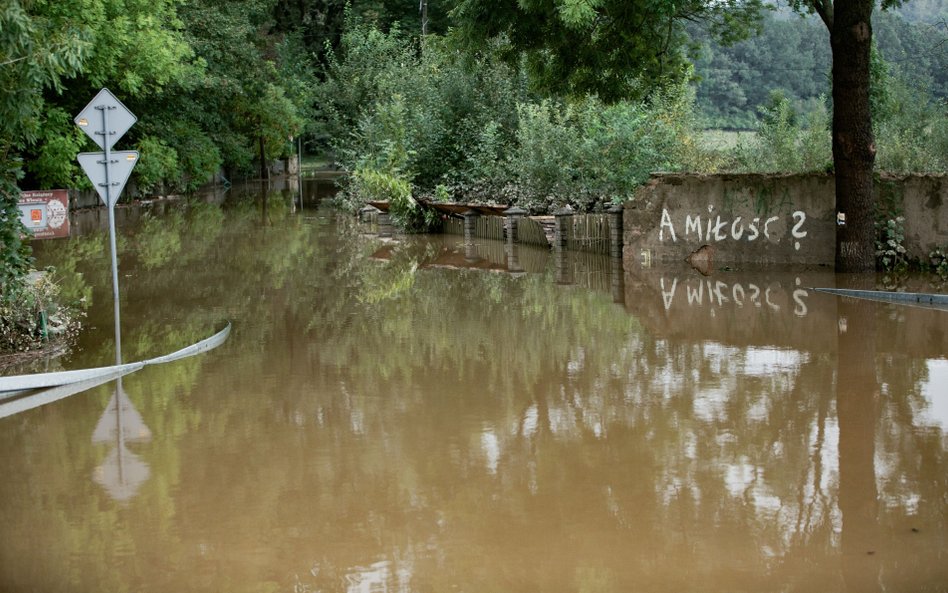 Rzeka Bóbr wylała w miejscowości Wleń