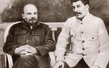 Władimir Iljicz Lenin (1870–1924) i Józef Stalin (1879–1953) w Gorkach pod Moskwą, 1922 r.