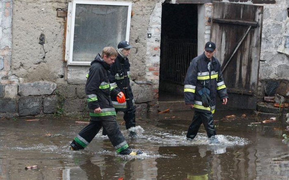 W obliczu żywiołu Polacy liczą na pomoc rządu