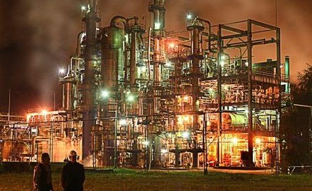 Spółki powiązane z rosyjskim Acronem, kontrolowanym przez Wiaczesława Kantora, „przerzuciły” między 
