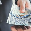 Dochód podstawowy zwiększa zatrudnienie? Zaskakujący wynik badania