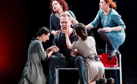 Najciekawiej wypadły „Czarownice z Salem" Arthura Millera z Teatru Wybrzeże
