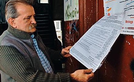 Naszej kamienicy nie wymieniono w obwieszczeniu wyborczym – mówi Andrzej Bieliński z ul. Pańskiej 10