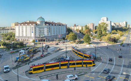 Plac Zawiszy już przejezdny, pozostała kosmetyka i sprzątanie