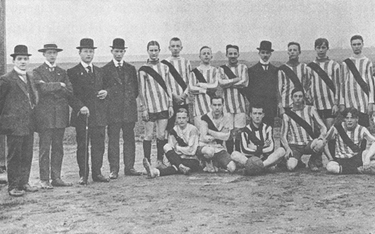 15 stycznia 1911 roku. Borussia przed pierwszym oficjalnym meczem z lokalnym rywalem VfB Dortmund. P
