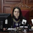 Na zdjęciu sędzia Ewa Jethon. Ogłoszenie wyroku w sprawie wprowadzenia stanu wojennego. Zdjęcie poch