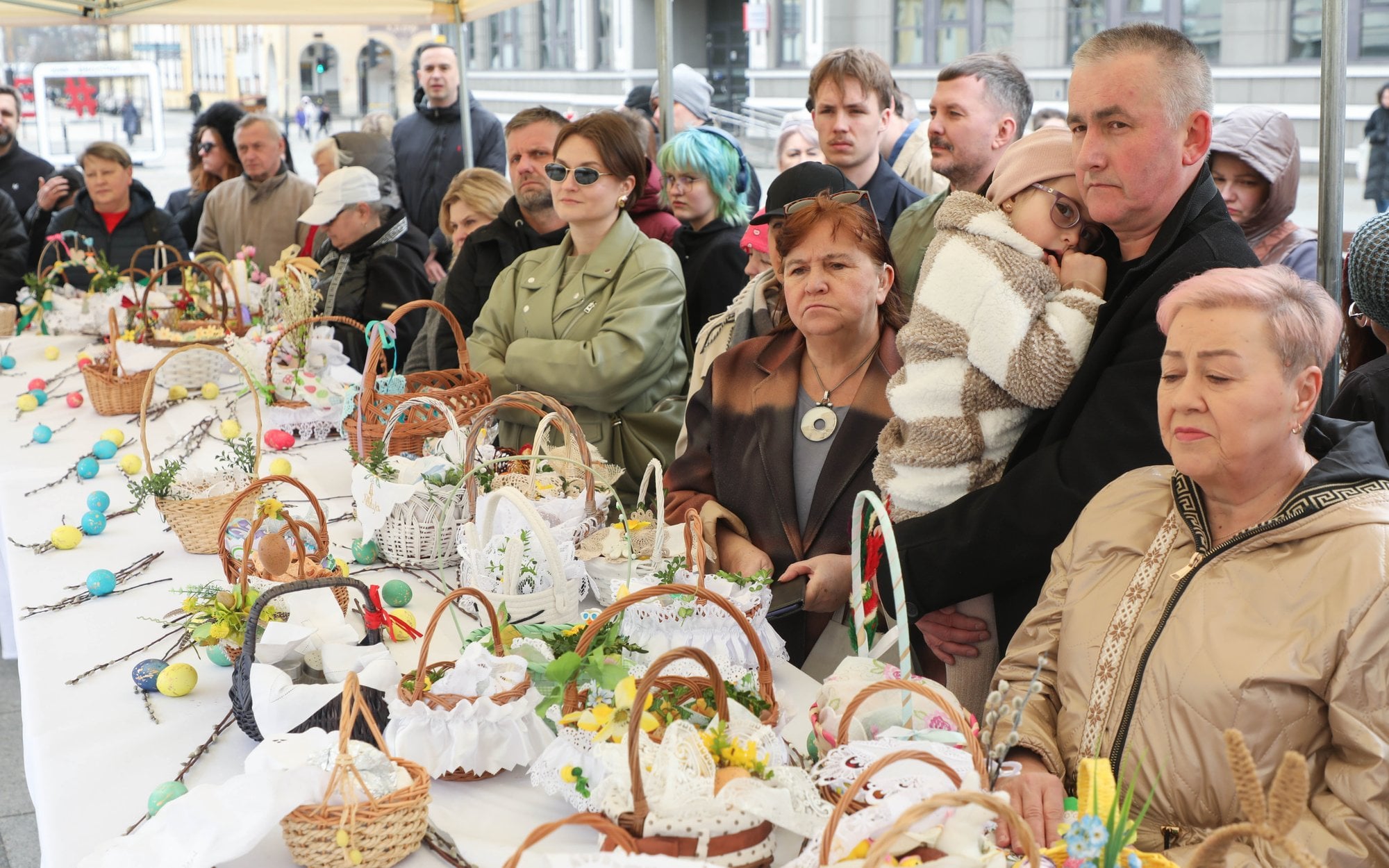 Spór o majonez to przeszłość. Lęki Polaków przy wielkanocnym stole stają się wyjątkowo globalne