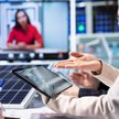Zespół specjalistów omawiających zarządzanie energią OZE w ramach wirtualnej elektrowni