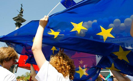 Polska nigdy nie miała tylu co teraz konfliktów z Brukselą, ale entuzjazm wobec UE jest jeszcze więk