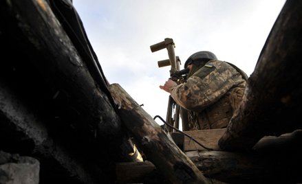 Ukraina: Czołgi przy granicy, a prezydent w górach