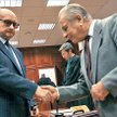 Zgodnie z projektem generałowie Wojciech Jaruzelski i Czesław Kiszczak, którzy dziś otrzymują co mie