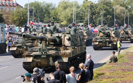 WIdzowie parady po jej przejściu podkreślali swoje zaskocznie ilością zaprezentowanego sprzętu