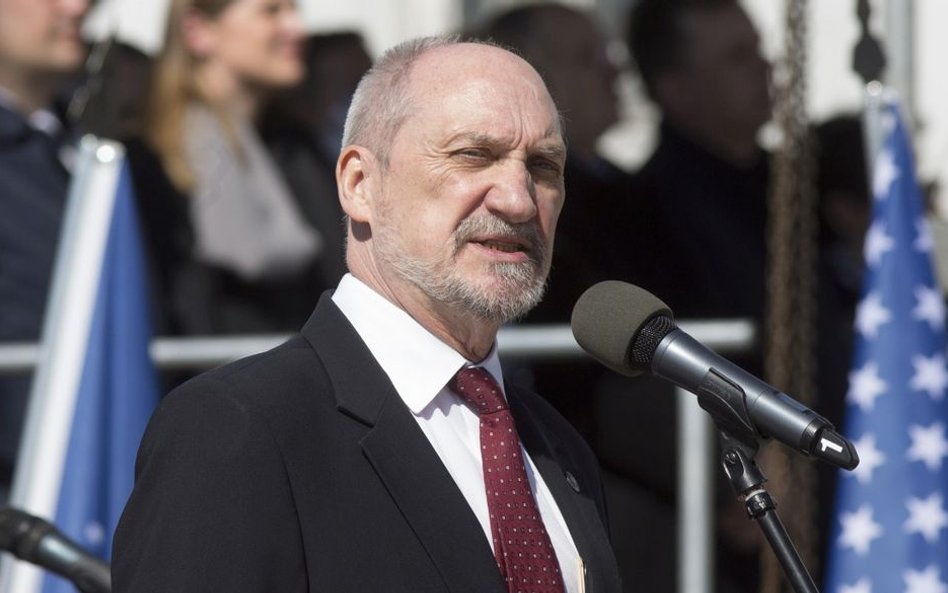 Minister obrony narodowej Antoni Macierewicz