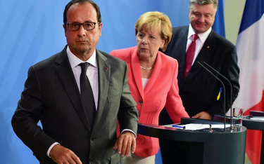 Petro Poroszenko postawił na współpracę z prezydentem Francji i kanclerz Niemiec, pomijając przywódc