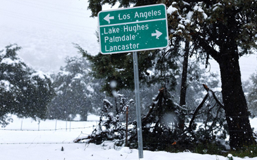 Atak zimy w Kalifornii. Najpierw śnieżyce, teraz burze