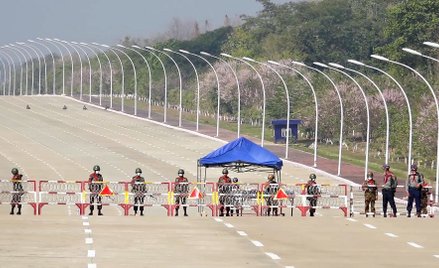 Wojsko blokuje dojazd do parlamentu w stolicy kraju Naypyidaw