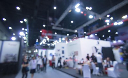 Udział w targach za granicą - czy pobierać 20 proc. podatku od źródła