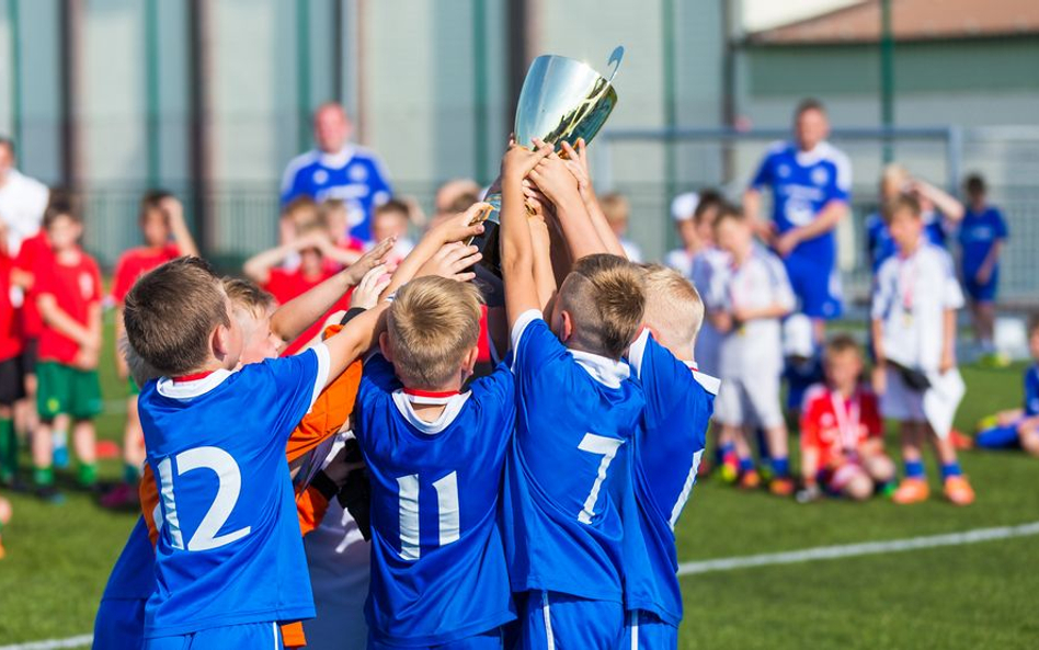 Chociaż swoje akademie ma większość dużych klubów, dobrze radzą sobie mniejsze, konkurencyjne wobec 