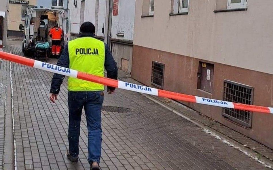 Wobec uzbrojonego i agresywnego napastnika policjanci użyli broni palnej.