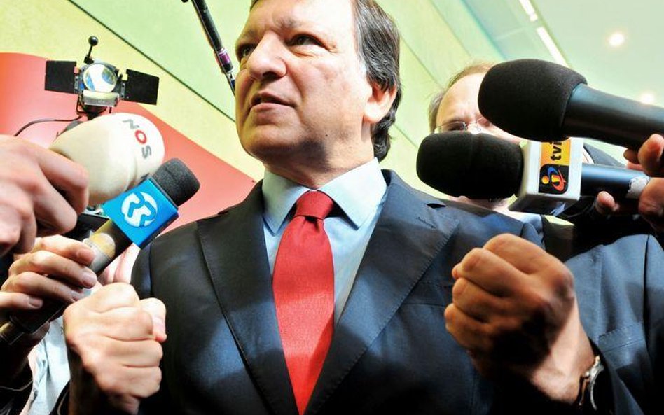 Barroso rozmawia z dziennikarzami przed spotkaniem z socjalistami i demokratami
