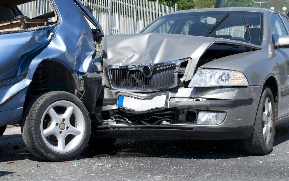 Odpowiedzialność i odszkodowania za wypadek na drodze