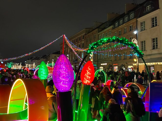 Główny motyw przewodni zdominowała tęsknota za estetyką minionej epoki, przenosząc spacerowiczów wpr