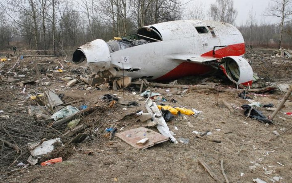 Szczątki prezydenckiego samolotu