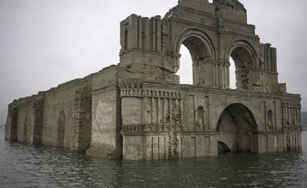 Jezioro odsłoniło ruiny XVI-wiecznego kościoła