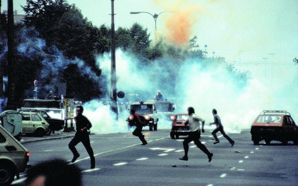 Tak rozpędzano uliczne manifestacje 1 i 3 maja, 31 sierpnia, 11 listopada jak Polska długa i szeroka