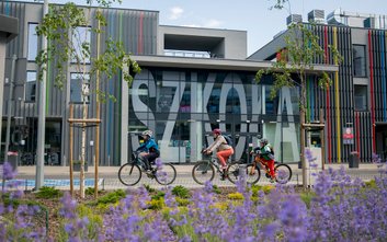 W stołecznych przedszkolach, szkołach i placówkach oświatowych pracuje ponad 30 tys. nauczycieli ora