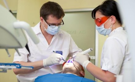 Próchnica może powodować problemy z erekcją